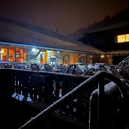 Au Pied Des Pistes * Ustou