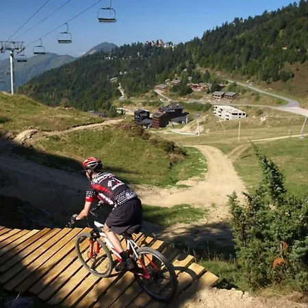 Au Pied Des Pistes Ustou